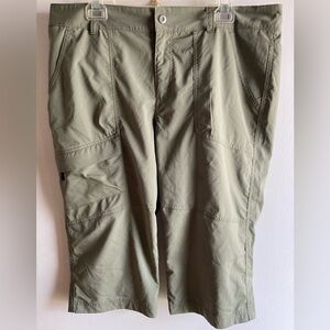 Columbia Sage Green Outdoor Pants